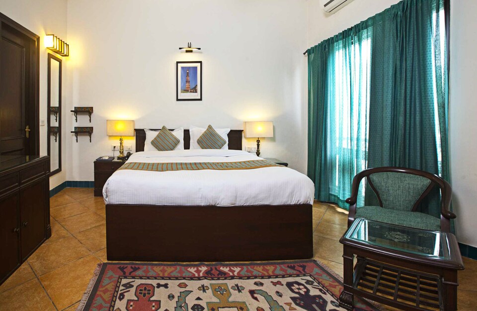 OYO Premium 054 Kailash Colony Metro, Nehru Place, Delhi