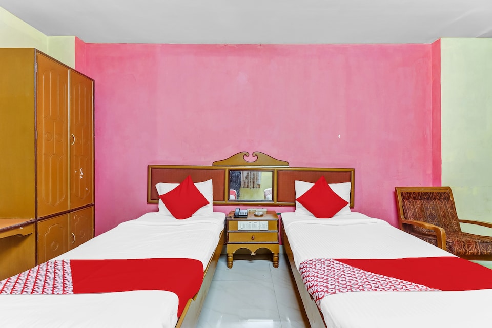 OYO 84435 Singapore Plaaza Inn, Gandhipuram Coimbatore-II, Coimbatore