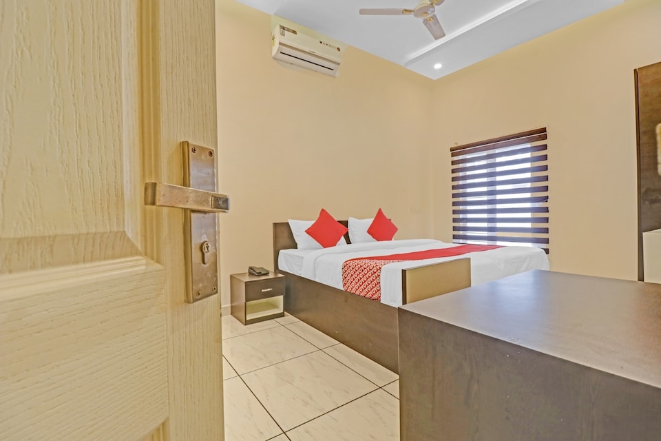 OYO 84443 Lesiure Square, Kochi Fort, Kochi