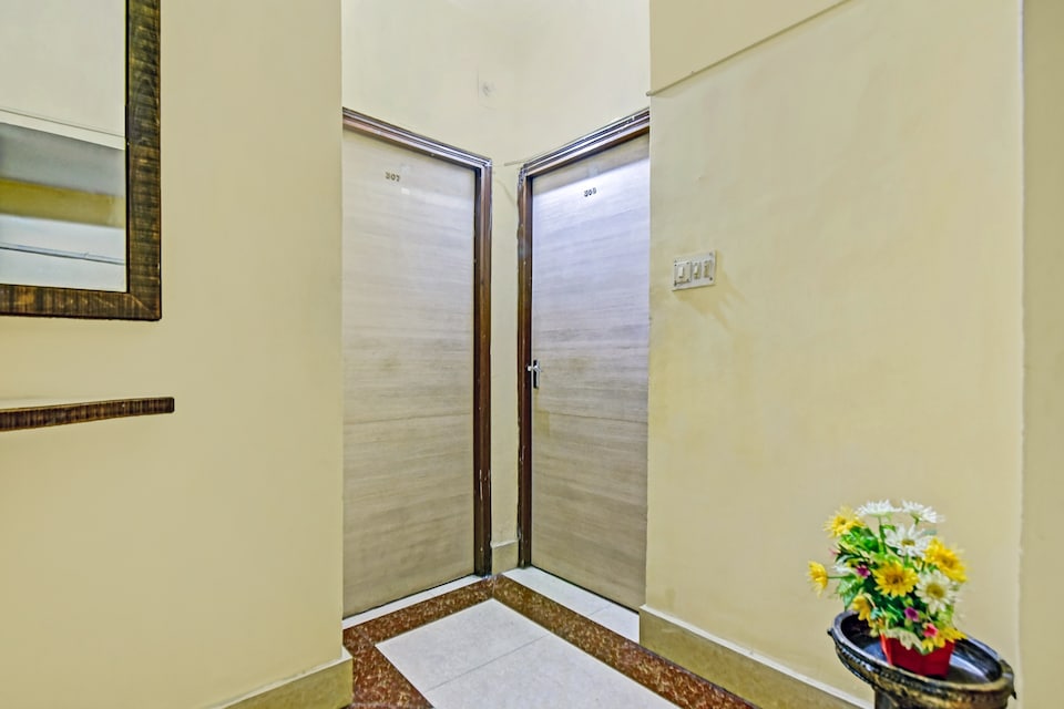 Hotel O jaapon, Esplanade Kolkata, Kolkata