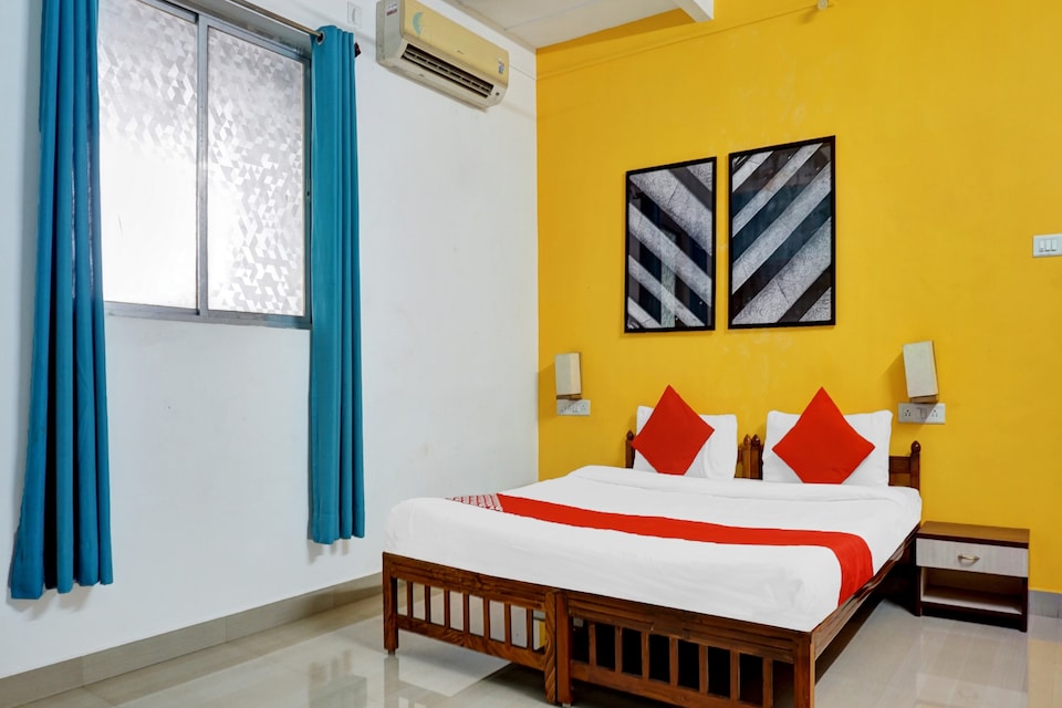 OYO Flagship 84500 Hotel Onkar, Viman Nagar, Pune