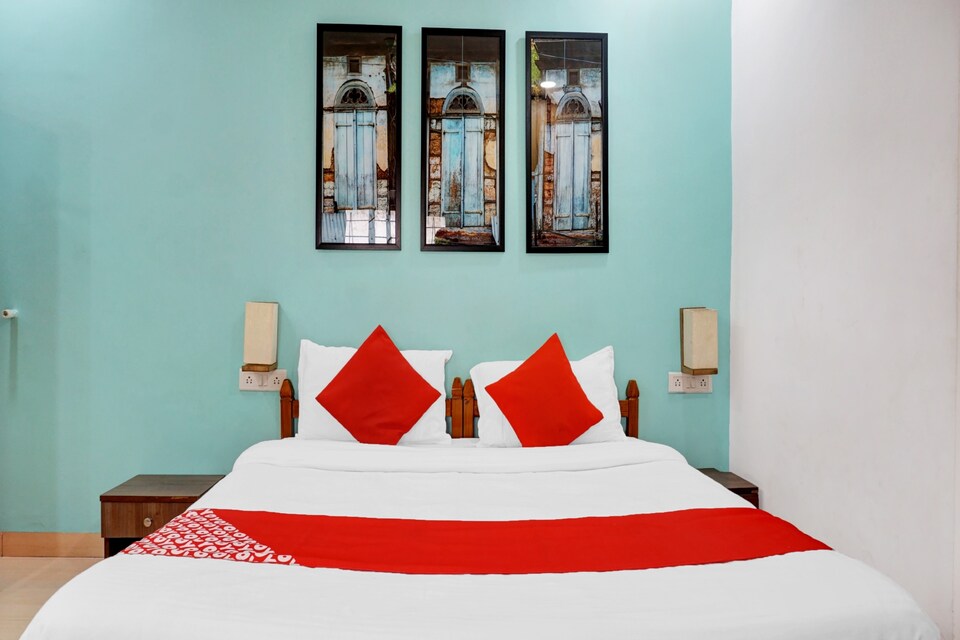 OYO Flagship 84500 Hotel Onkar, Viman Nagar, Pune