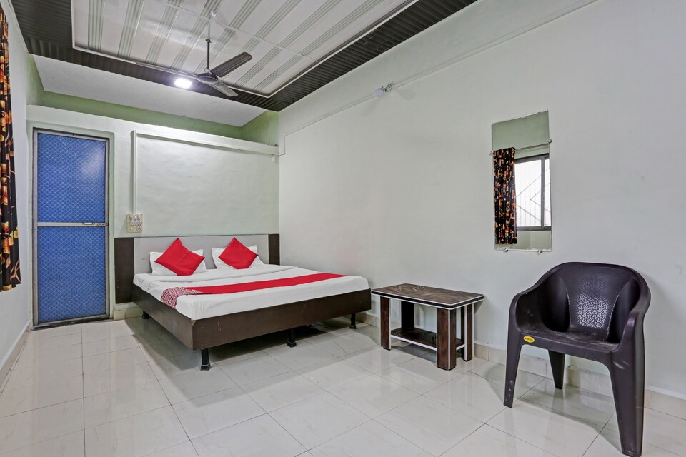 OYO 84502 Akash Lodging And Boarding , Mumbai- Kalyan-Bhiwandi- Badalapur, Mumbai
