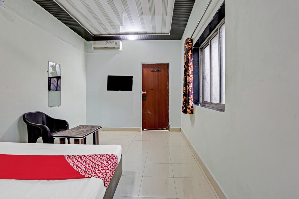 OYO 84502 Akash Lodging And Boarding , Mumbai- Kalyan-Bhiwandi- Badalapur, Mumbai