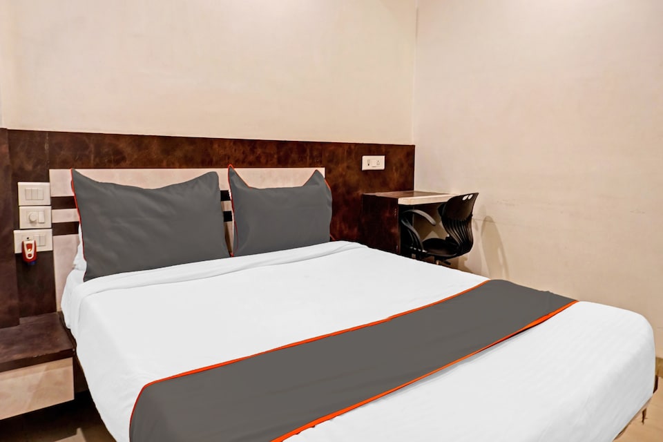 Collection O Royce Studios Near Pune Airport, Viman Nagar, Pune