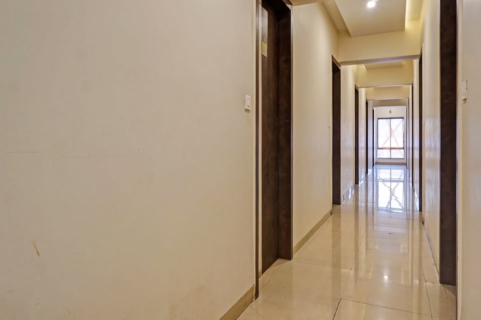 Collection O Royce Studios Near Pune Airport, Viman Nagar, Pune