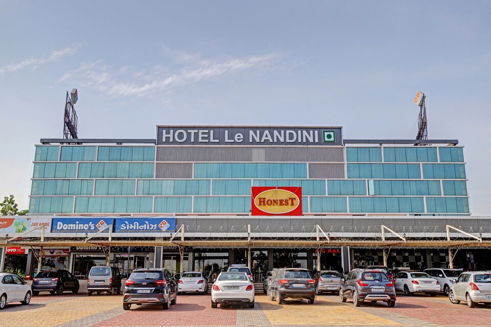 Collection O 84519 Honest Hotel, Alkapuri Vadodara, Vadodara