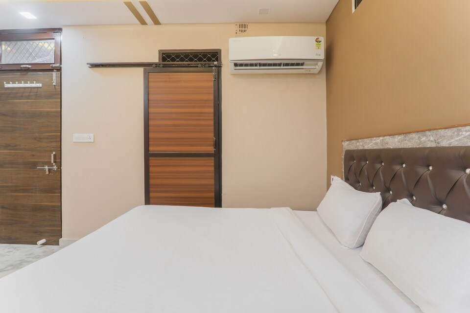 OYO Tripureswari Guest House, Swargdwar Puri, Puri