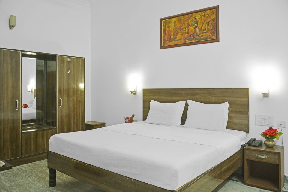 Capital O 84585 Hotel Surya Inn, Khajuraho, Khajuraho