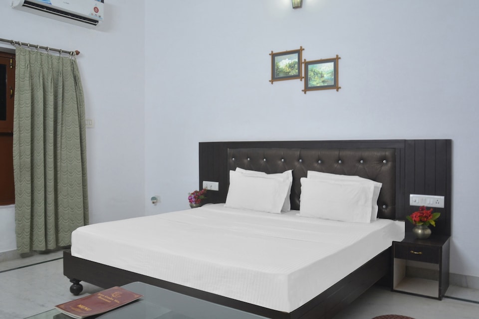 Capital O 84585 Hotel Surya Inn, Khajuraho, Khajuraho