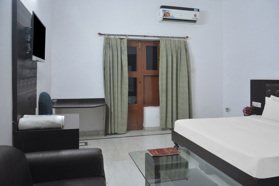 Capital O 84585 Hotel Surya Inn, Khajuraho, Khajuraho