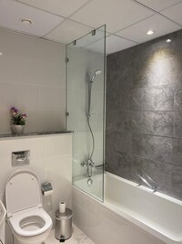 OYO 765 Home 1521 Golf Vita - Tower A, Damac Hills