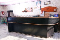 POP Kumar Hotel Near Sahara Ganj Mall