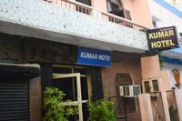 POP Kumar Hotel Near Sahara Ganj Mall