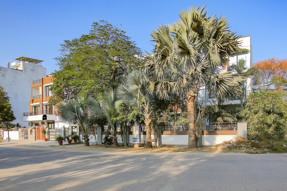 Townhouse OAK Friendhood, HUDA CENTRE 1, Gurgaon