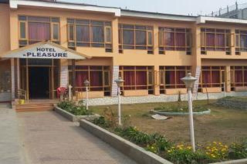 Hotel O Pleasure, Dalgate Srinagar, Srinagar