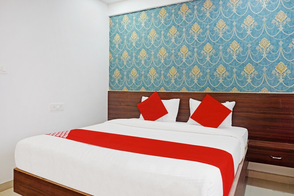 OYO Flagship 84645 Fortune Suites, Baner Pune, Pune