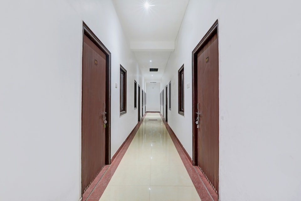 Collection O Hotel Raas, IIT Kanpur, Kanpur