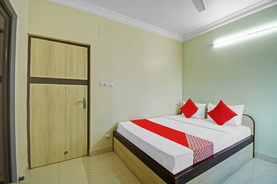 Flagship 84655 S S Guest House, Rajarhat Kolkata, Kolkata