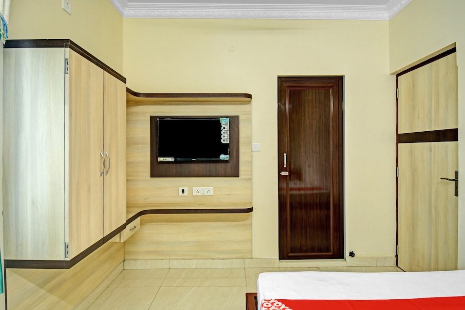 Flagship 84655 S S Guest House, Rajarhat Kolkata, Kolkata