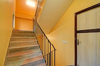 Hotel O S S Guest House