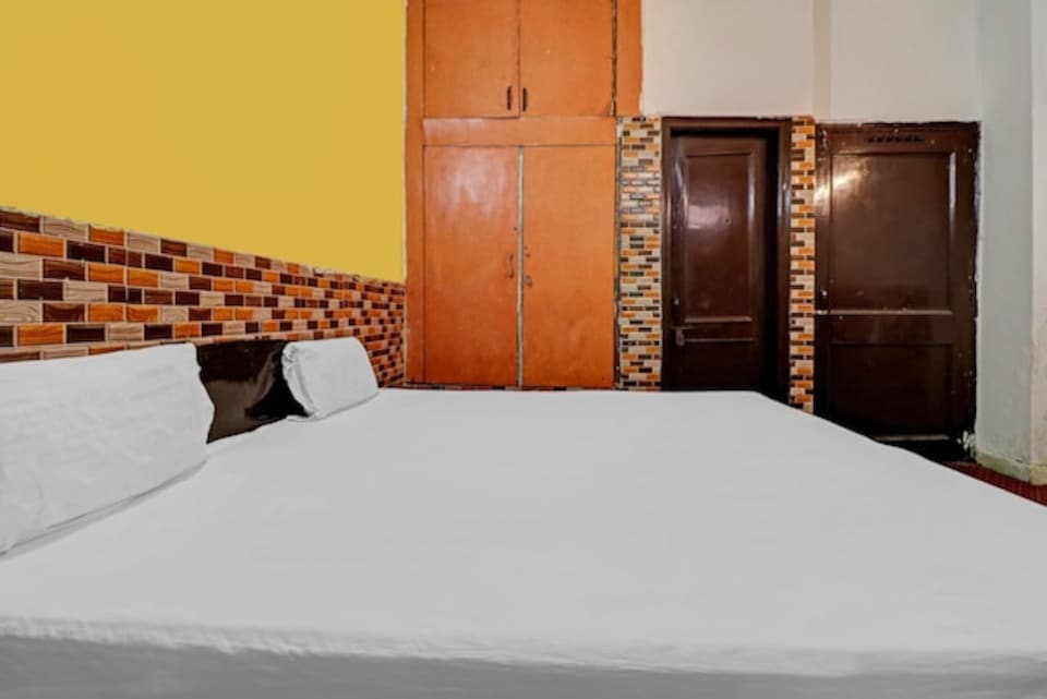 OYO 84663 Vaishno Palace, Noida City, Noida