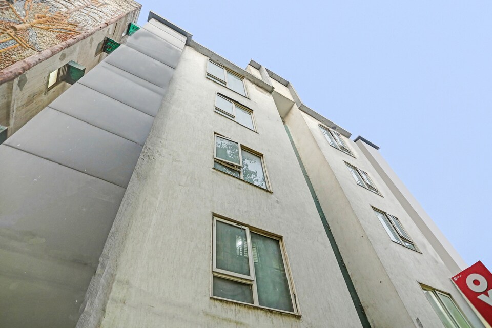 Capital O 84665 Hotel Aroma Palace, Karol Bagh Delhi, Delhi