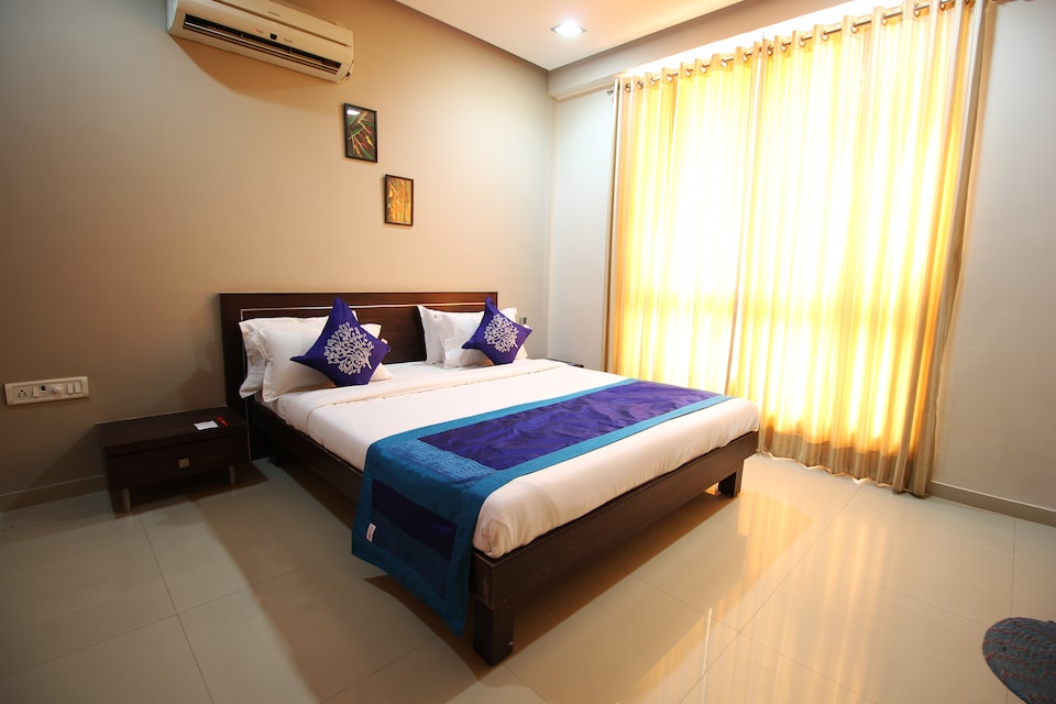 OYO Rooms 053 ISKCON SG Highway, SG Highway Ahmedabad, Ahmedabad