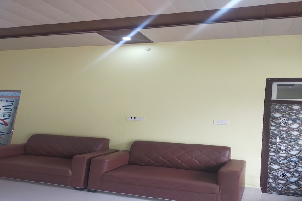 OYO D S Palace, Pratapgarh, Pratapgarh