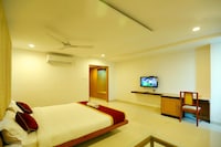 OYO Hotel Sybaritic Suites Gachibowli Near Shilparamam