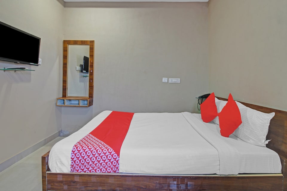 OYO 84735 Hotel Deewan's Pride, Kompally - Jeedimetla, Hyderabad