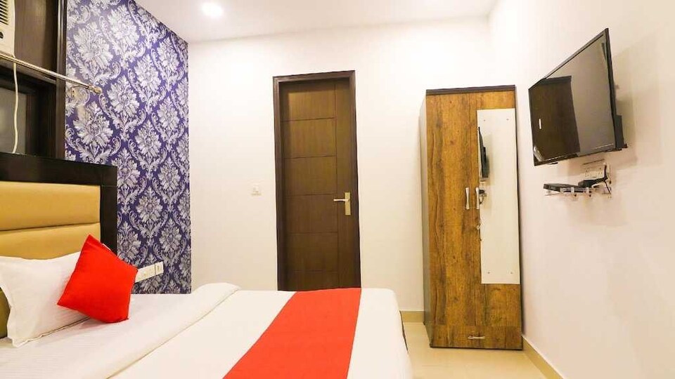 Live on DEL3635, Okhla Jasola Delhi, Delhi