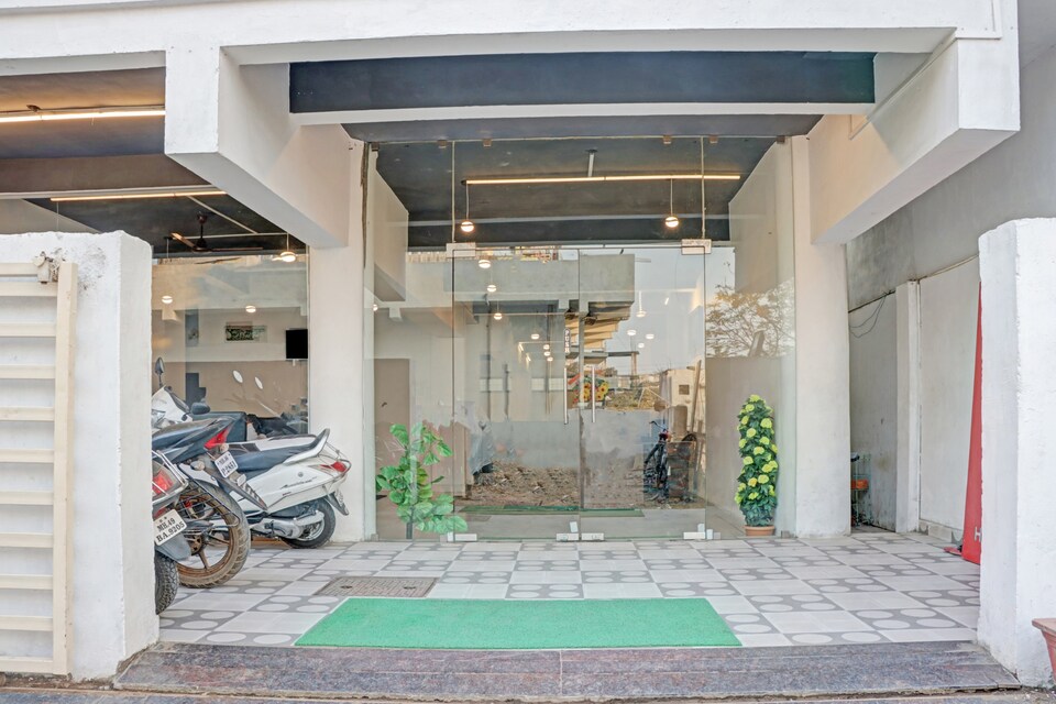 Collection O Hotel Taj Palace, Bus Stand Nagpur, Nagpur