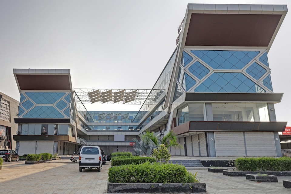 Collection O Hotel Devnisha, Mehsana, Mehsana