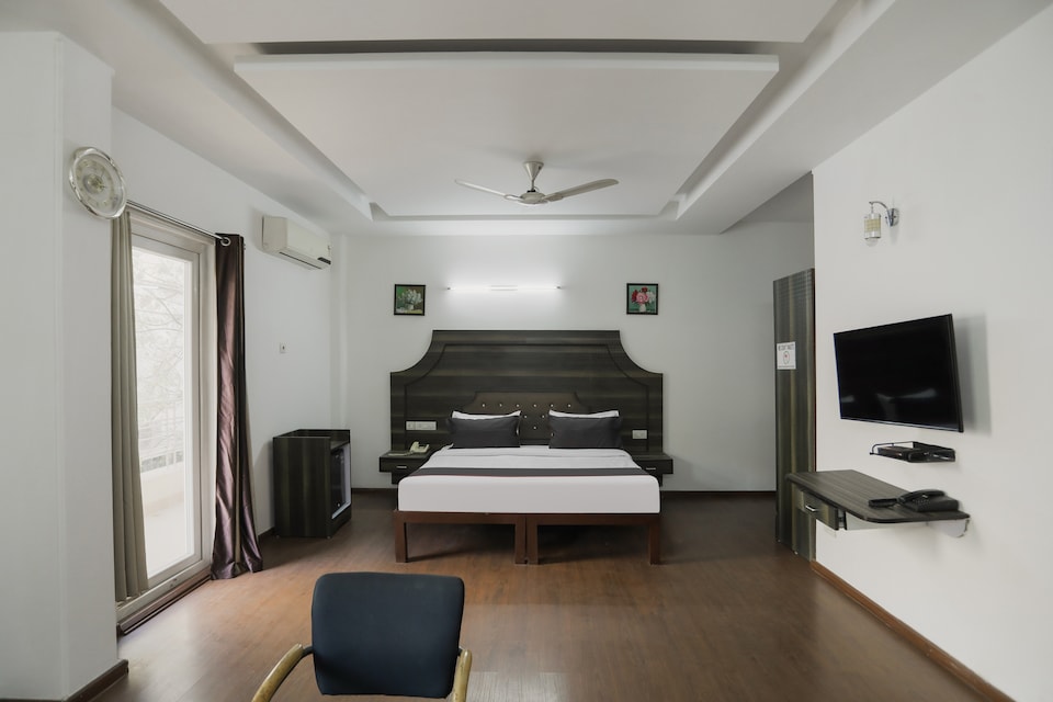 Hotel O KANISHK INN, Huda 2, Gurgaon