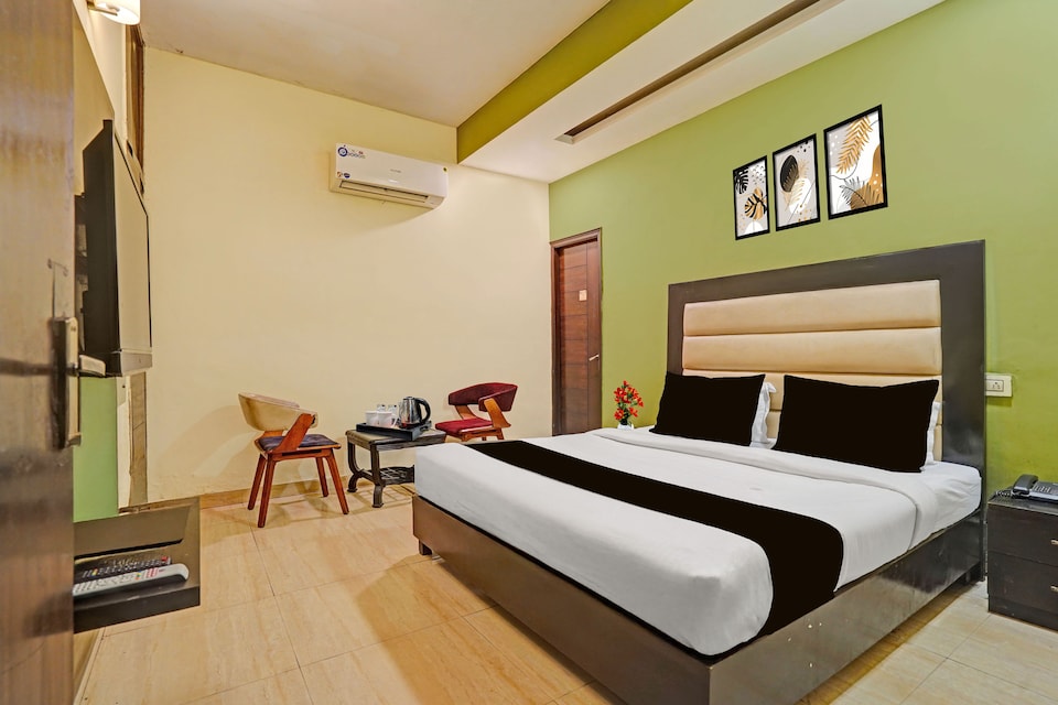 Townhouse by OYO Patiala-Zirakpur Crossway Formerly Hotel Dream, Zirakpur, Zirakpur