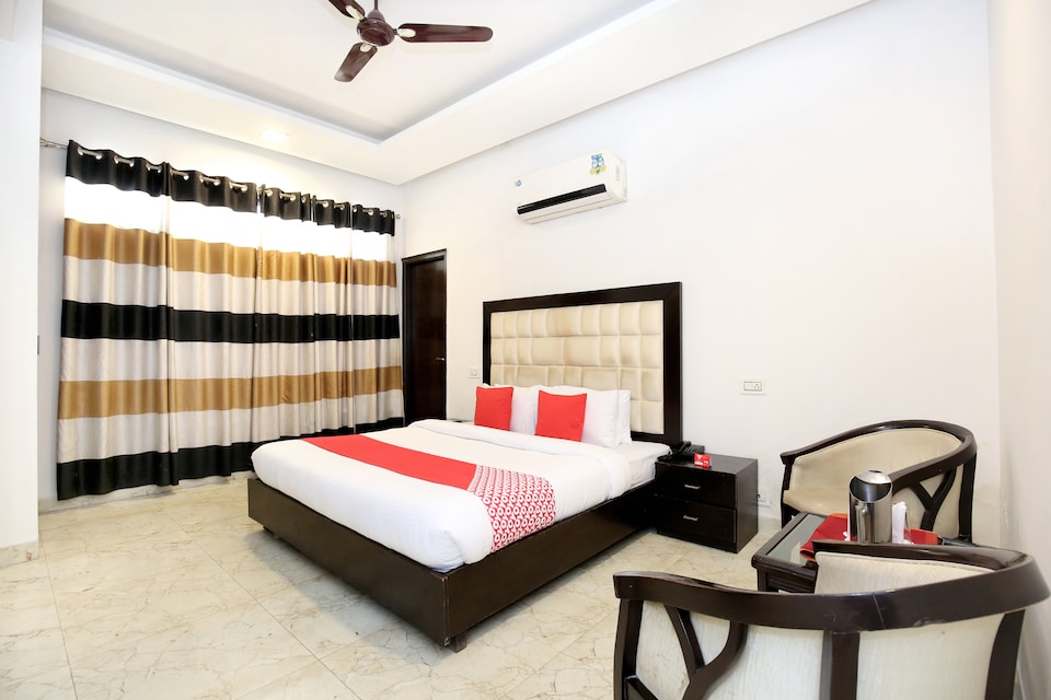Townhouse Patiala-Zirakpur Crossway Formerly Hotel Dream , Zirakpur, जीरकपुर