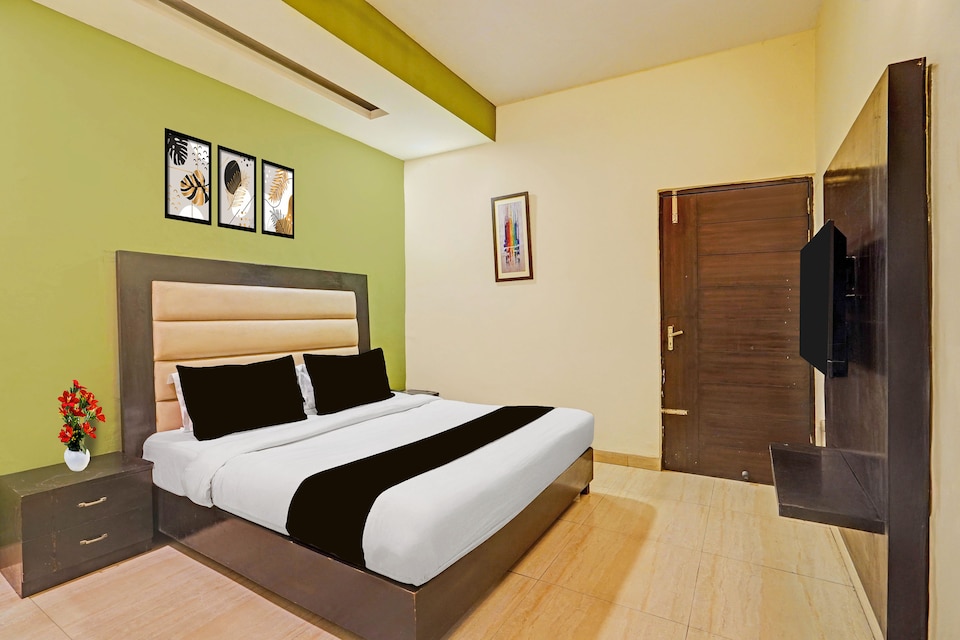 Townhouse by OYO Patiala-Zirakpur Crossway Formerly Hotel Dream, Zirakpur, Zirakpur