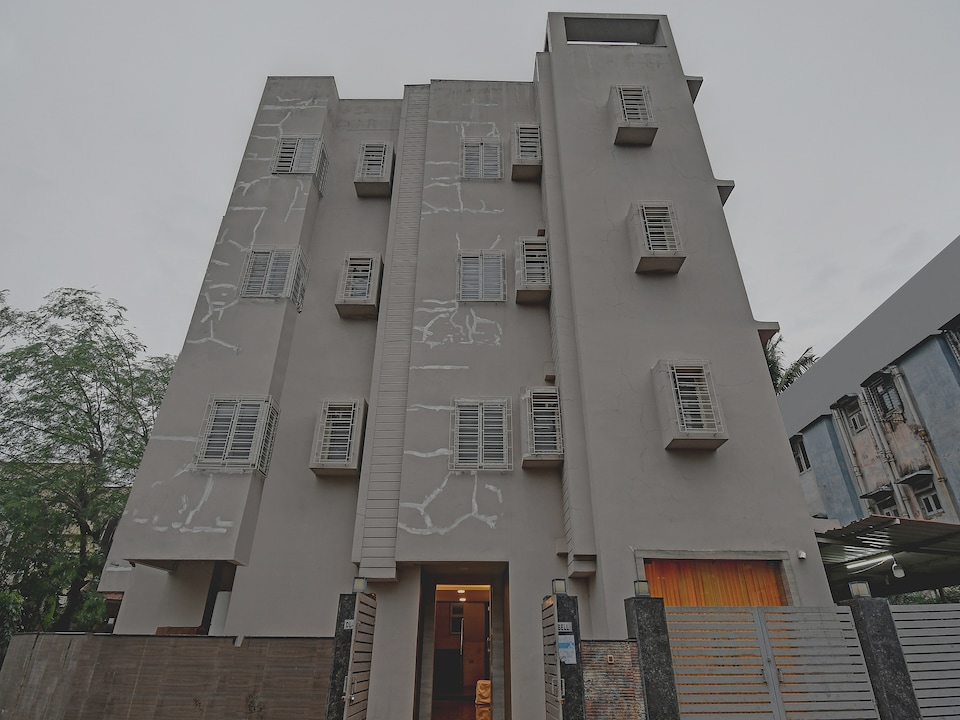 Super Townhouse Hotel All In One Near City Centre Salt Lake, Salt Lake Kolkata, Kolkata