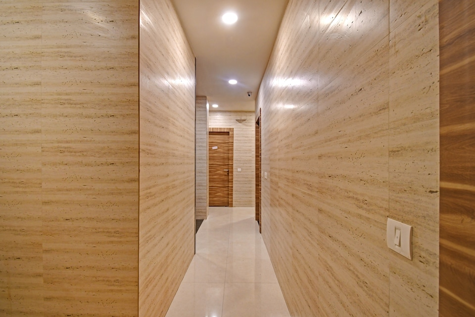 Super Townhouse Hotel All In One Near City Centre Salt Lake, Salt Lake Kolkata, Kolkata