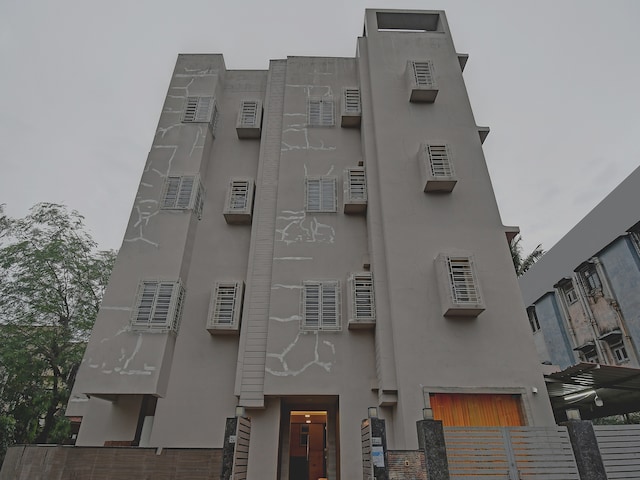 Super Townhouse Hotel All In One Near City Centre Salt Lake