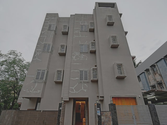 Super Townhouse Hotel All In One Near City Centre Salt Lake