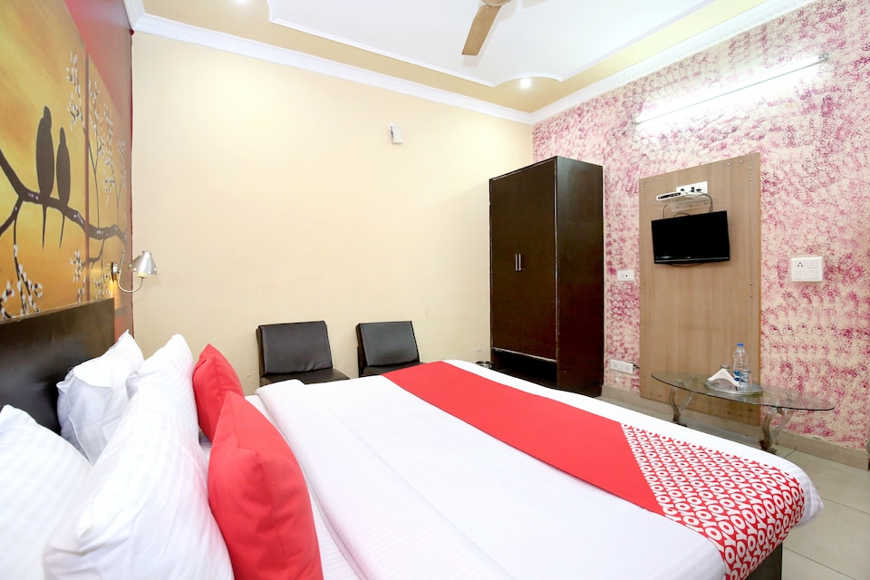 OYO 1357 Hotel Seemaz, BMC Chowk Jalandhar, Jalandhar