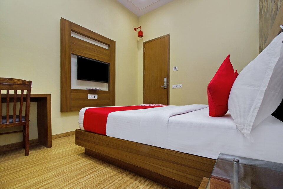 OYO 9996 The Arton Suites Raiden Hospitality  Premium Mumbai  Book