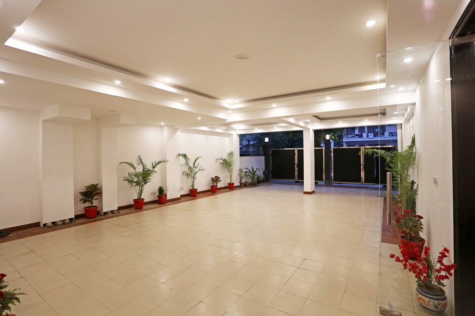 OYO Navru Heritage Near Omaxe Celebration Mall, Sohna Road, गुड़गांव