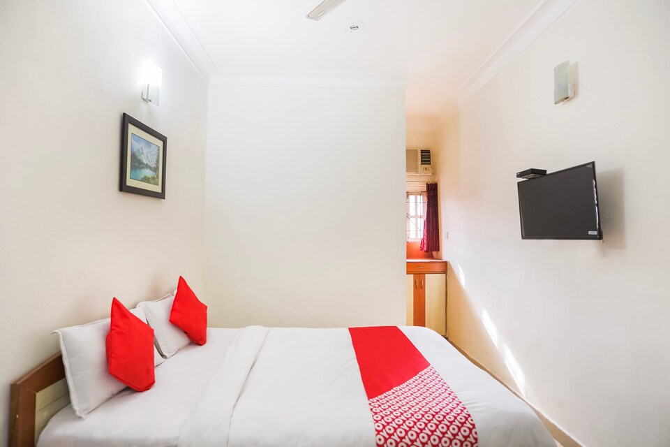 Capital O 1359 Hotel Best Inn, Jaidev Vihar, Bhubaneswar