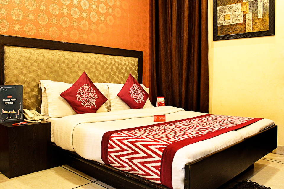 OYO Rooms 222 Karol Bagh Metro Station, Karol Bagh Delhi, Delhi