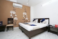 OYO Hotel Golden Tree Near Dwarka Sector 12 Metro Station
