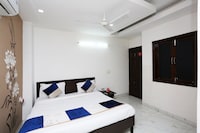 OYO Hotel Golden Tree Near Dwarka Sector 12 Metro Station