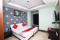 OYO Hotel Golden Tree Near Dwarka Sector 12 Metro Station